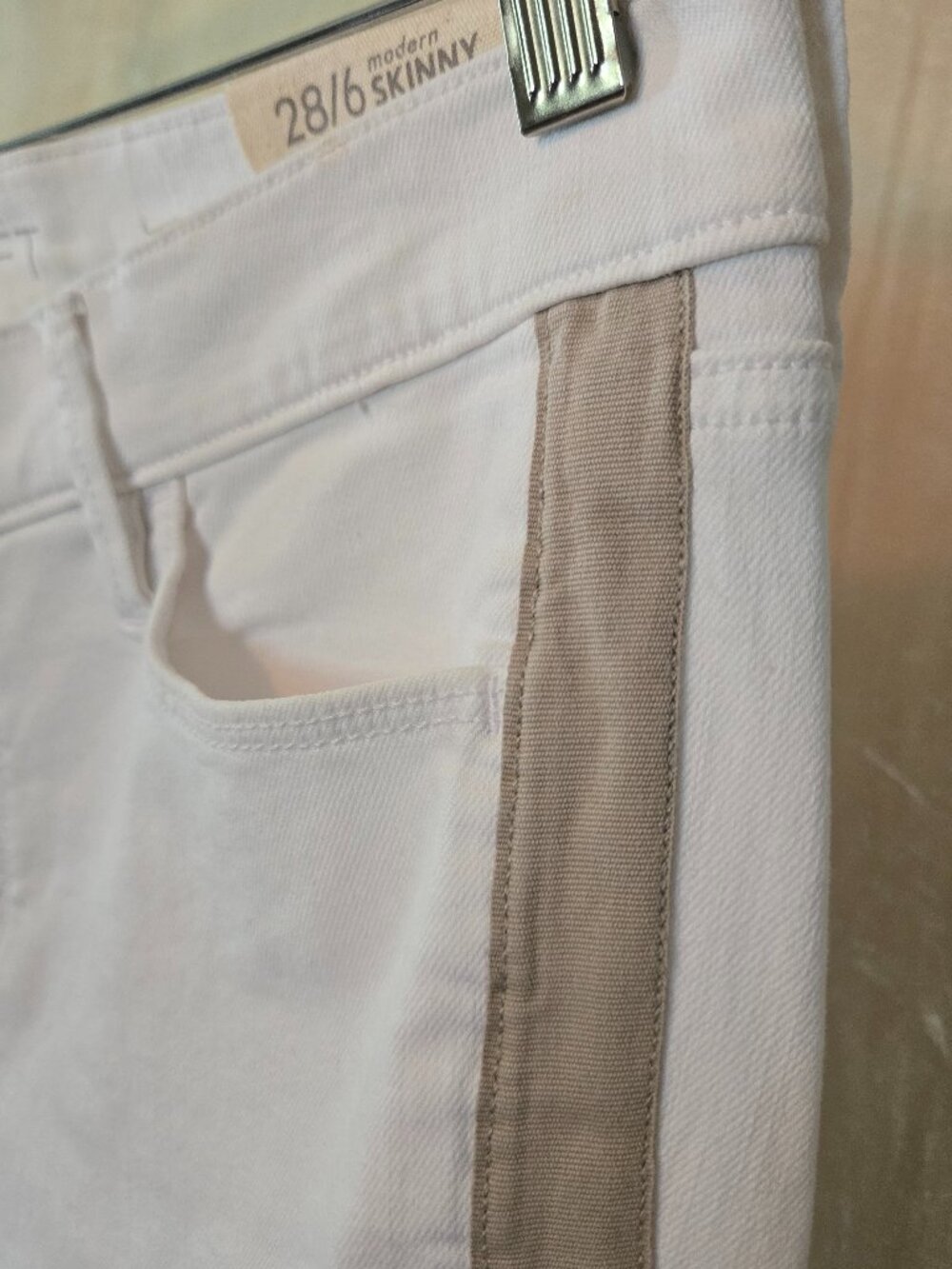 LOFT Modern Skinny White Jeans – Size 28/6 – Taupe Side Stripe - Picture 3 of 10